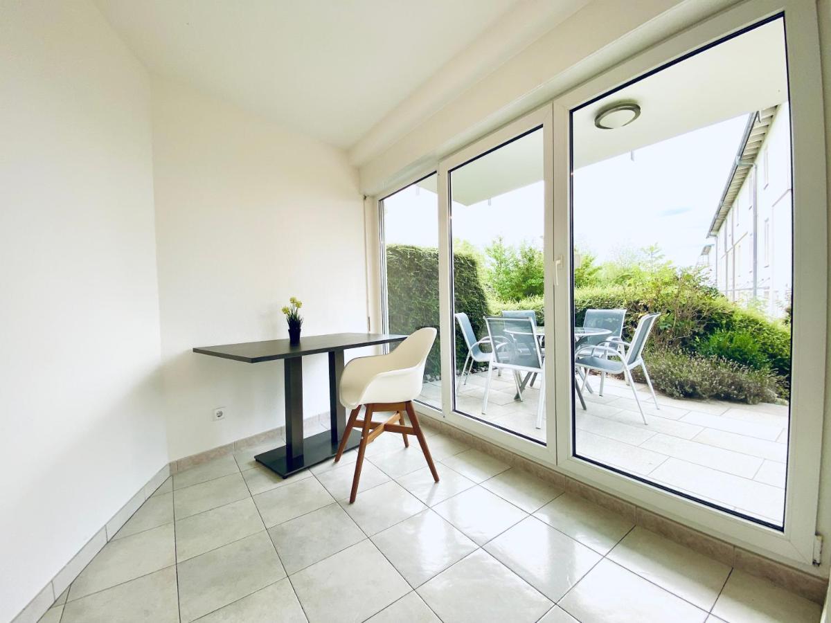 Auszeit Apartment Bodensee: Lakeside Retreat with Sunny Terrace Friedrichshafen Exterior photo